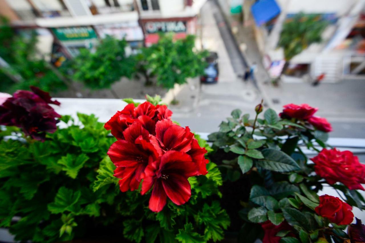 Hotel Niku Tirana Exterior photo